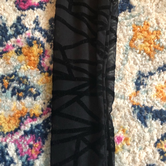 Shirt with sheer sleeves - Picture 3 of 4